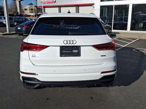 2025 Audi Q3 Premium 45 TFSI S line quattro Tiptronic