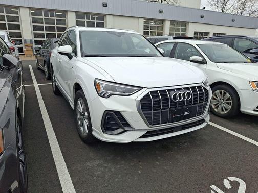 2025 Audi Q3 Premium 45 TFSI S line quattro Tiptronic
