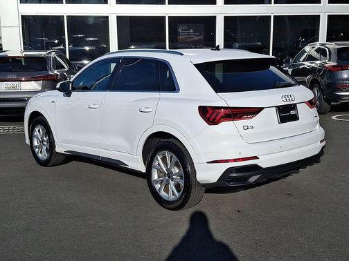 2025 Audi Q3 Premium 45 TFSI S line quattro Tiptronic