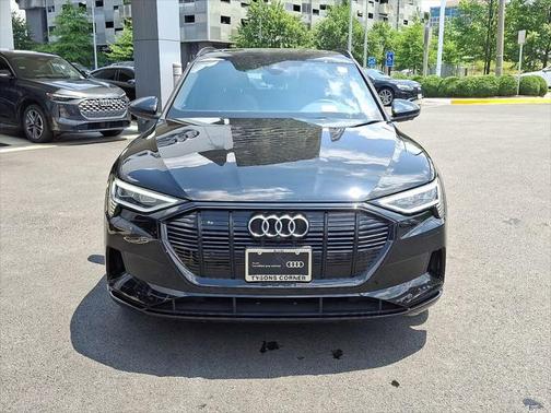 2022 Audi e-tron Premium