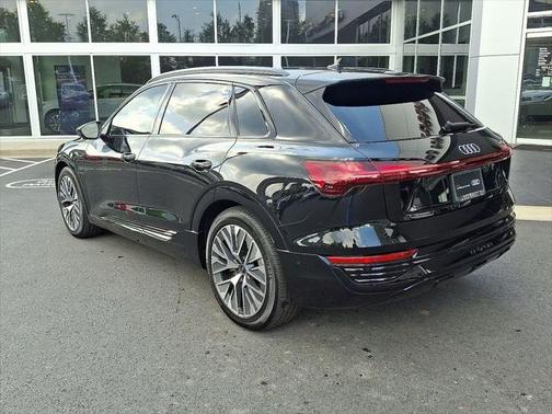 2024 Audi Q8 e-tron Prestige