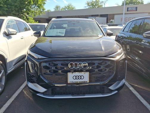 Mythos Black Metallic 2026 Audi Q3 TFSI quattro S tronic