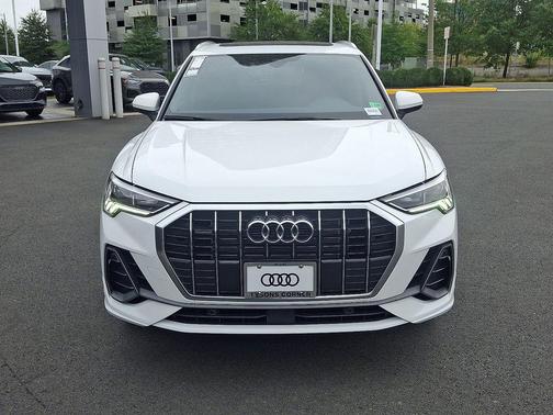 2025 Audi Q3 Premium 45 TFSI S line quattro Tiptronic