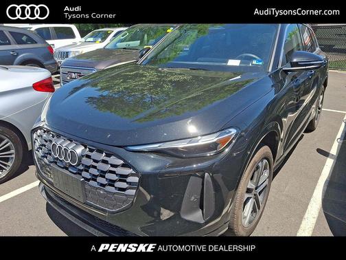 Mythos Black Metallic 2025 Audi Q5 Premium TFSI quattro S tronic