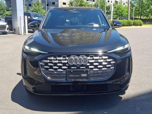 Mythos Black Metallic 2025 Audi Q5 Premium TFSI quattro S tronic