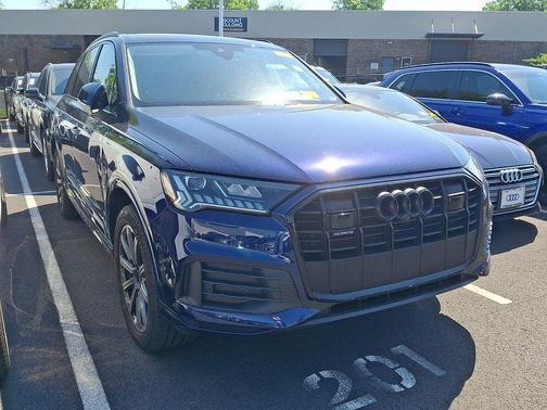 Navarra Blue Metallic 2023 Audi Q7 45 Premium Plus