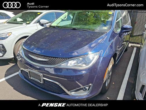 2017 Chrysler Pacifica Touring-L