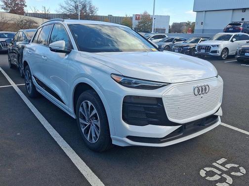 2025 Audi Q6 e-tron Premium quattro