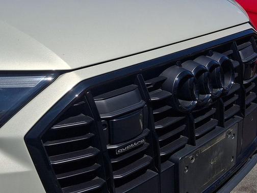 Vicuna Beige Metallic 2023 Audi Q7 55 Prestige