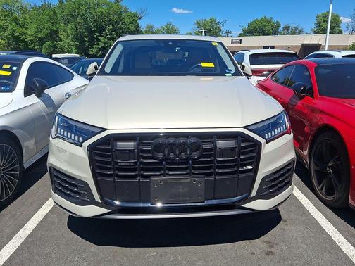 Vicuna Beige Metallic 2023 Audi Q7 55 Prestige