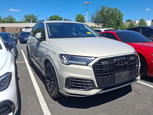 Vicuna Beige Metallic 2023 Audi Q7 55 Prestige