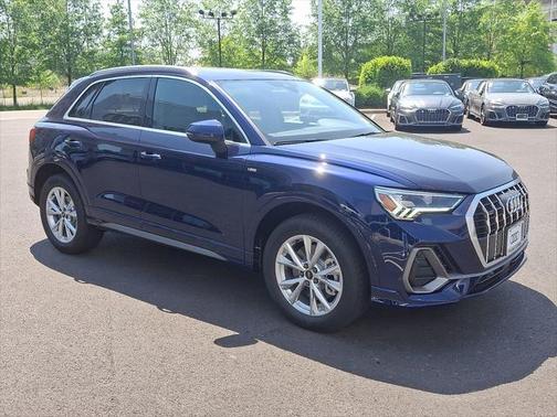 2025 Audi Q3 Premium 45 TFSI S line quattro Tiptronic