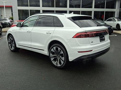 2025 Audi Q8 55 Premium