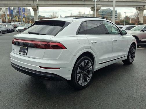 2025 Audi Q8 55 Premium