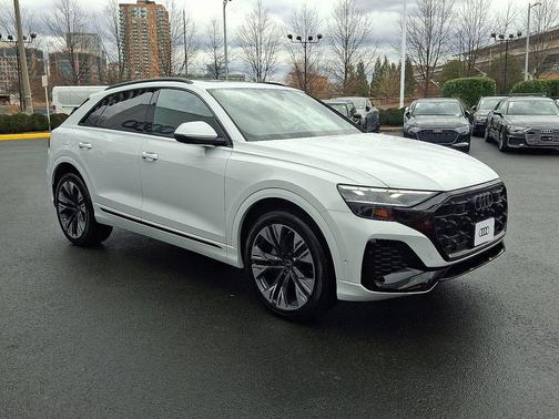 2025 Audi Q8 55 Premium