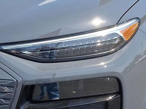 2025 Audi Q6 e-tron Premium Plus quattro