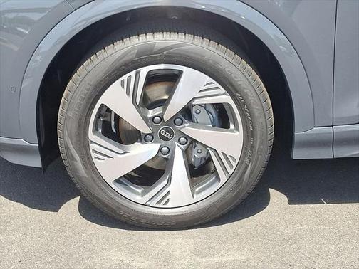 2025 Audi Q6 e-tron Premium Plus quattro