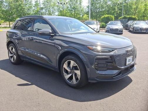 2025 Audi Q6 e-tron Premium Plus quattro