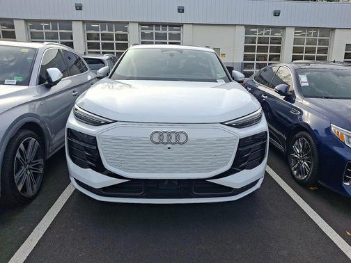 2025 Audi Q6 e-tron Premium Plus quattro