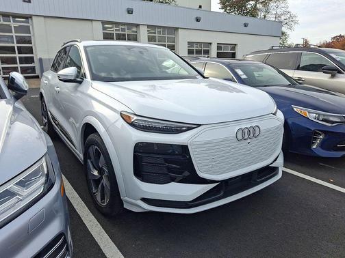 2025 Audi Q6 e-tron Premium Plus quattro