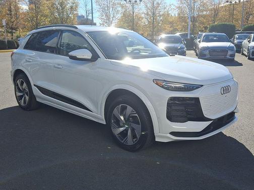 2025 Audi Q6 e-tron Premium Plus quattro