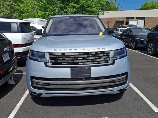Silver Metallic 2023 Land Rover Range Rover P400 SE