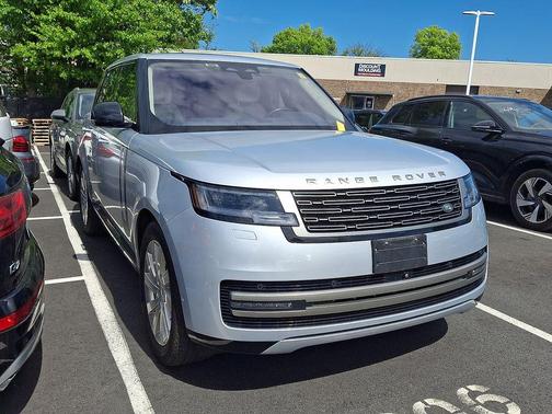 Silver Metallic 2023 Land Rover Range Rover P400 SE