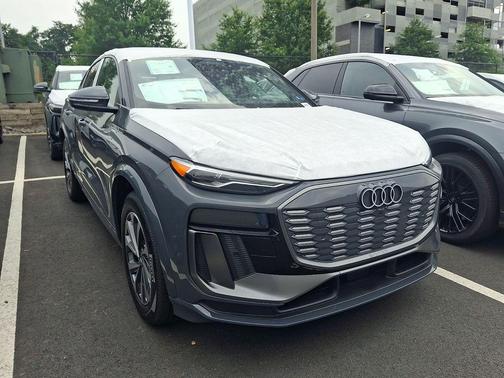 Magnet Gray 2027 Audi Q6 e-tron Sportback Premium quattro