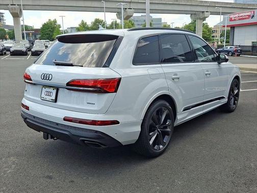 2025 Audi Q7 55 Premium Plus