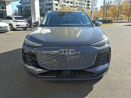 2025 Audi Q6 e-tron Premium Plus quattro