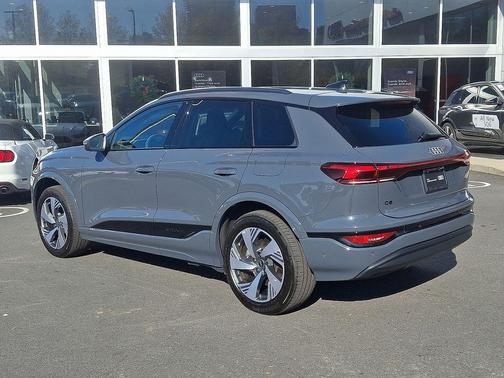 2025 Audi Q6 e-tron Premium Plus quattro
