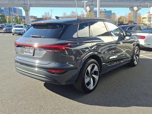2025 Audi Q6 e-tron Premium Plus quattro