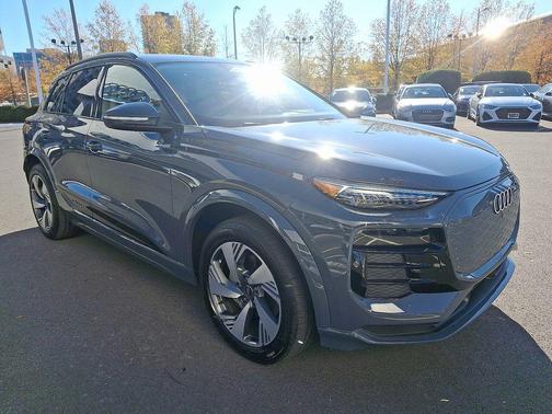 2025 Audi Q6 e-tron Premium Plus quattro