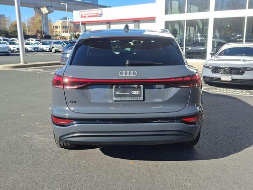 2025 Audi Q6 e-tron Premium Plus quattro