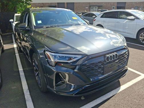 2024 Audi Q8 e-tron Prestige