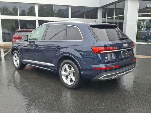 Waitomo Blue Metallic 2023 Audi Q7 45 Premium Plus