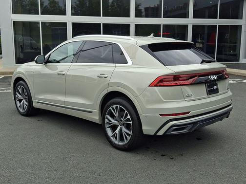 Vicuna Beige Metallic 2023 Audi Q8 55 Prestige