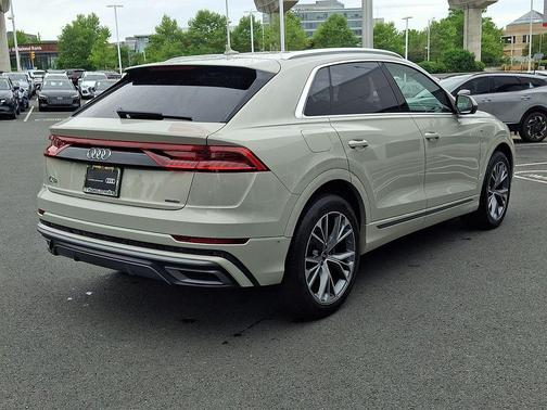 Vicuna Beige Metallic 2023 Audi Q8 55 Prestige