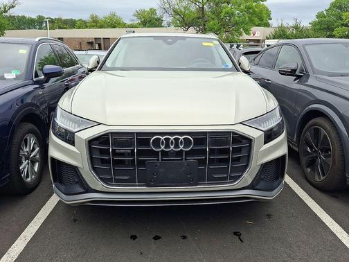 Vicuna Beige Metallic 2023 Audi Q8 55 Prestige