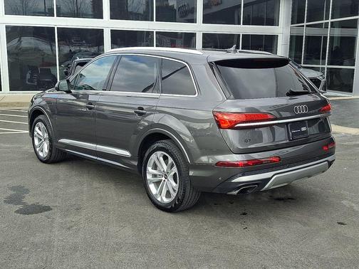 2025 Audi Q7 55 Premium