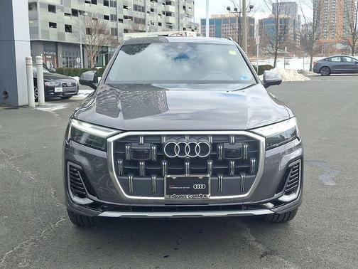 2025 Audi Q7 55 Premium