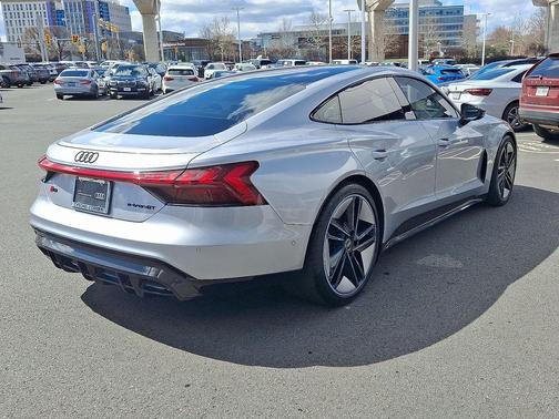 2024 Audi RS e-tron GT quattro