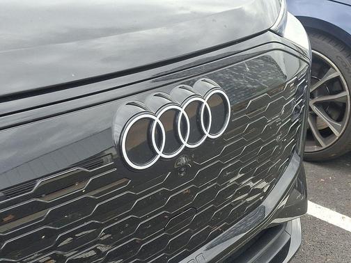 2025 Audi Q6 e-tron Premium Plus