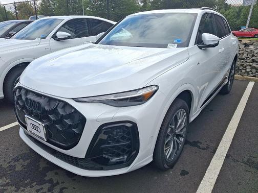 Glacier White Metallic 2026 Audi Q5 Premium Plus TFSI quattro S tronic