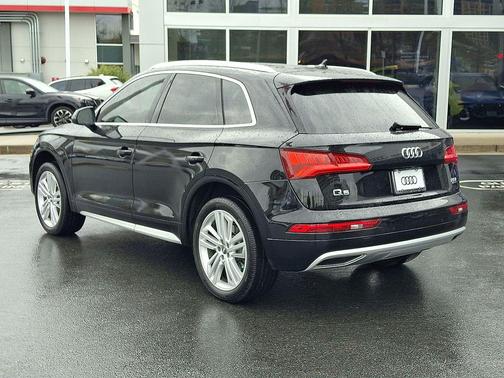 Mythos Black Metallic 2018 Audi Q5 2.0T Tech Premium