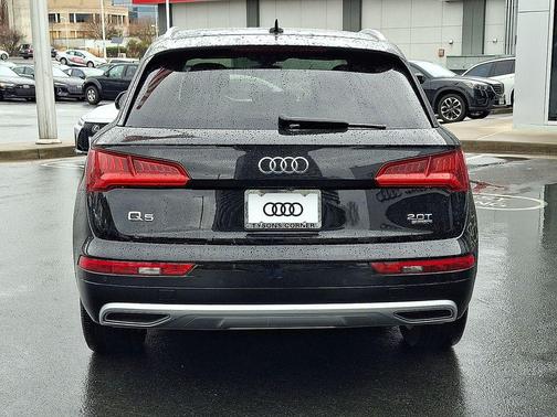 Mythos Black Metallic 2018 Audi Q5 2.0T Tech Premium
