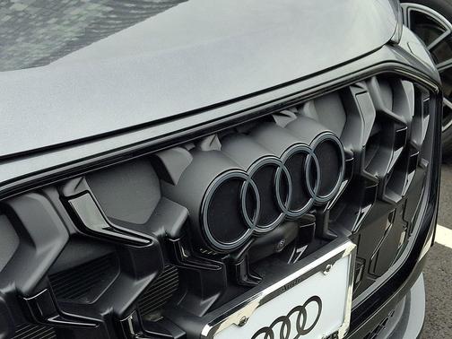 Tambora Gray Metallic 2026 Audi Q5 Prestige TFSI quattro S tronic