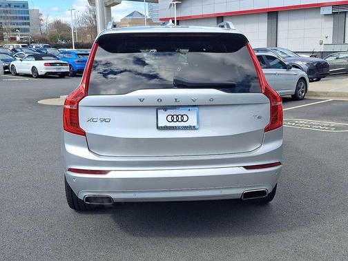 2017 Volvo XC90 T6 Momentum