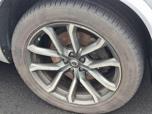 2017 Volvo XC90 T6 Momentum