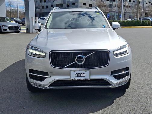2017 Volvo XC90 T6 Momentum